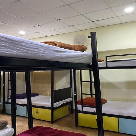 Vagabond Stay Hostel พาราณสี ภายนอก รูปภาพ