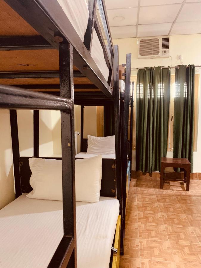 Vagabond Stay Hostel พาราณสี ภายนอก รูปภาพ