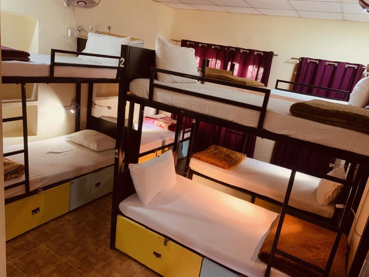 Vagabond Stay Hostel พาราณสี ภายนอก รูปภาพ