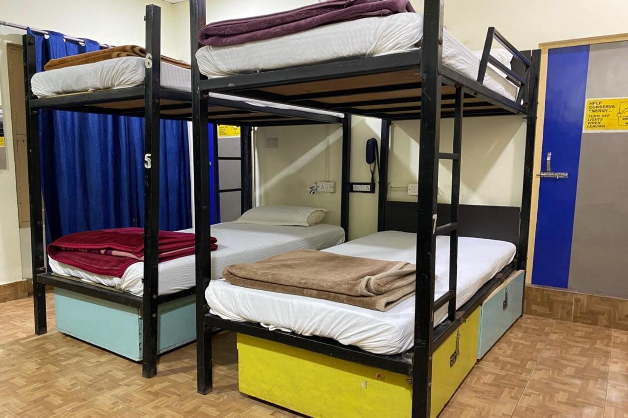Vagabond Stay Hostel พาราณสี ภายนอก รูปภาพ