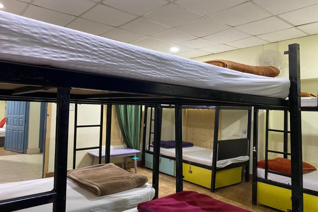 Vagabond Stay Hostel พาราณสี ภายนอก รูปภาพ