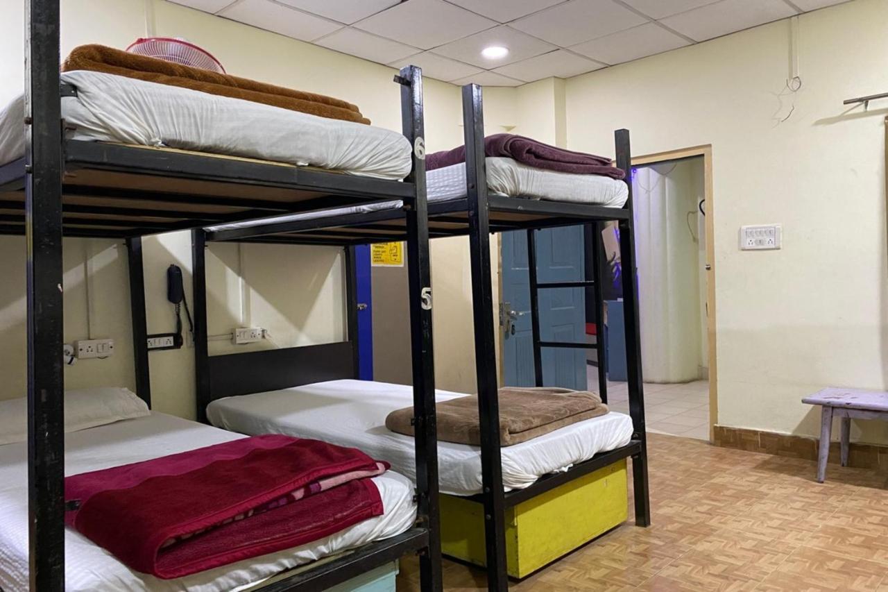 Vagabond Stay Hostel พาราณสี ภายนอก รูปภาพ