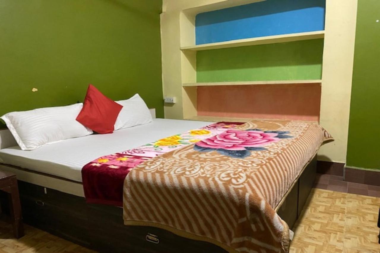 Vagabond Stay Hostel พาราณสี ภายนอก รูปภาพ
