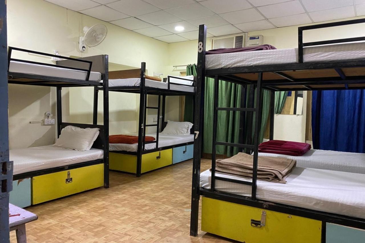Vagabond Stay Hostel พาราณสี ภายนอก รูปภาพ