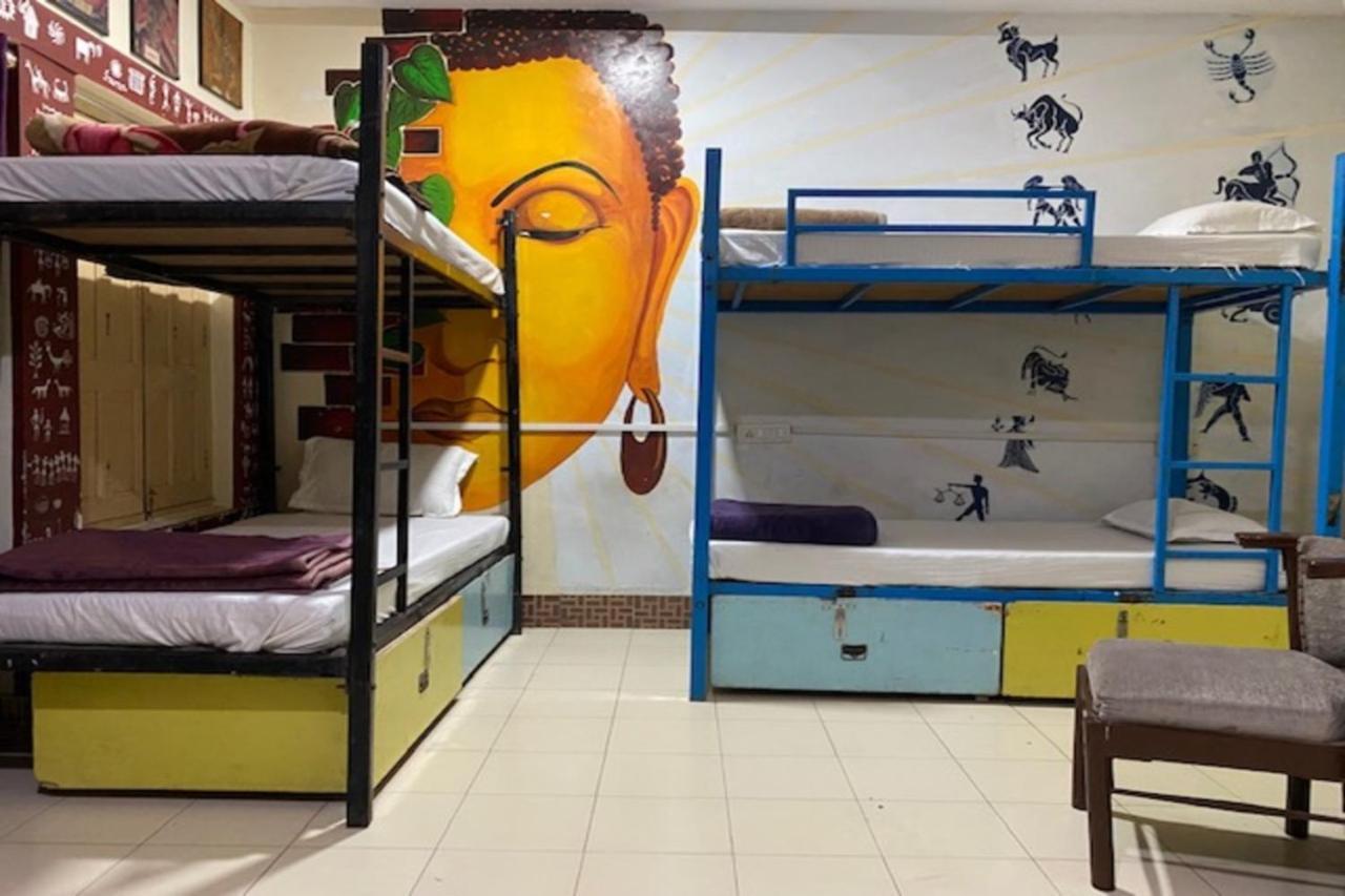 Vagabond Stay Hostel พาราณสี ภายนอก รูปภาพ