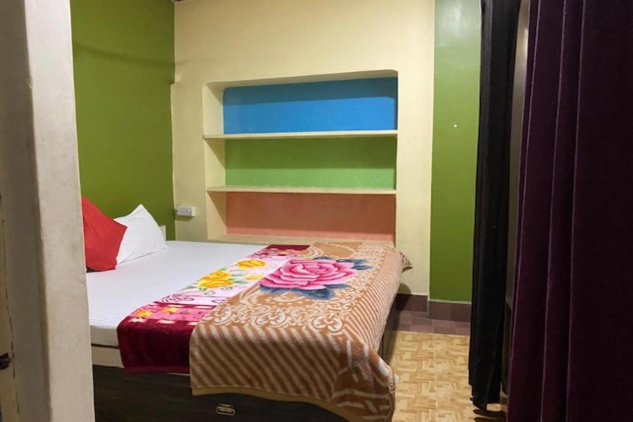 Vagabond Stay Hostel พาราณสี ภายนอก รูปภาพ