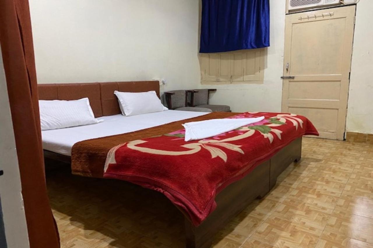 Vagabond Stay Hostel พาราณสี ภายนอก รูปภาพ