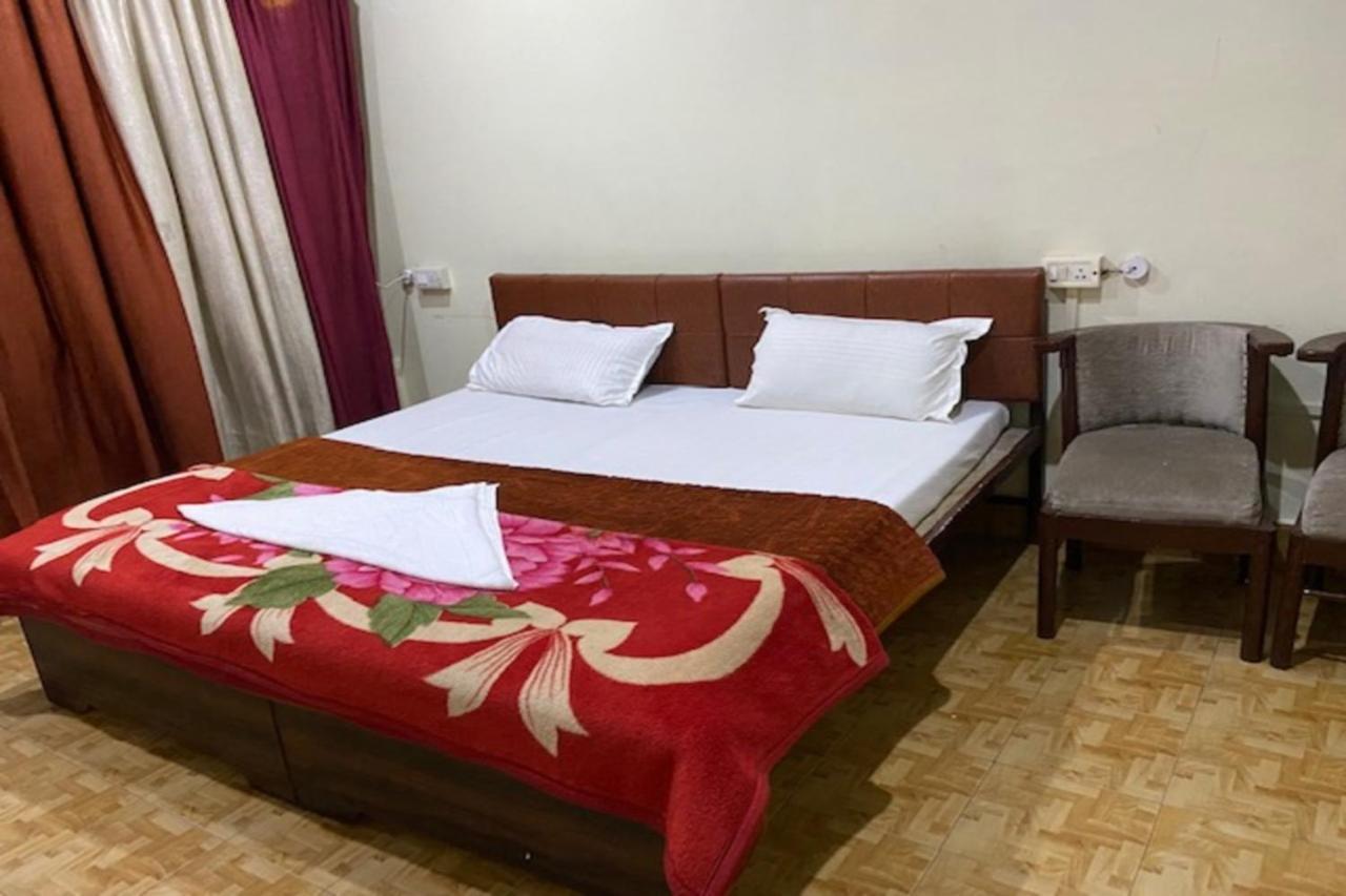 Vagabond Stay Hostel พาราณสี ภายนอก รูปภาพ