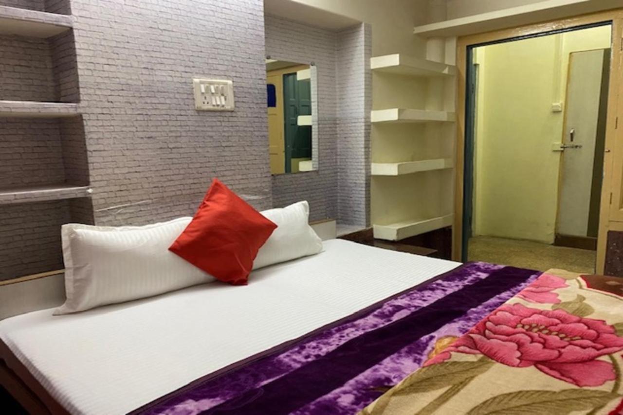 Vagabond Stay Hostel พาราณสี ภายนอก รูปภาพ