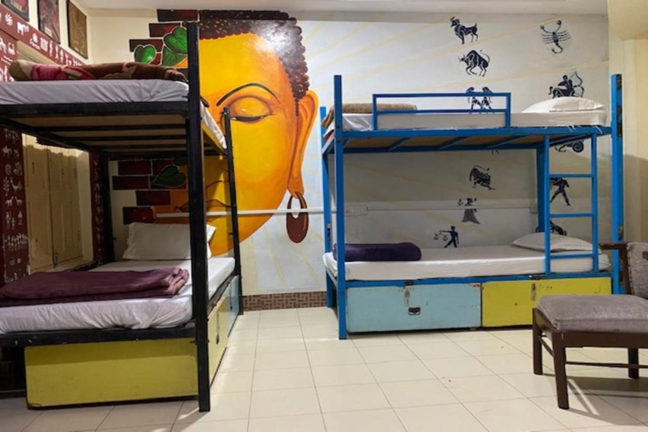 Vagabond Stay Hostel พาราณสี ภายนอก รูปภาพ