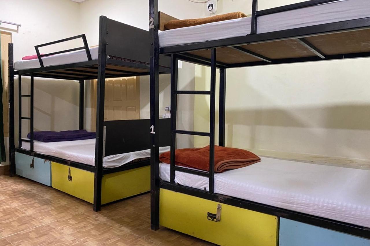 Vagabond Stay Hostel พาราณสี ภายนอก รูปภาพ