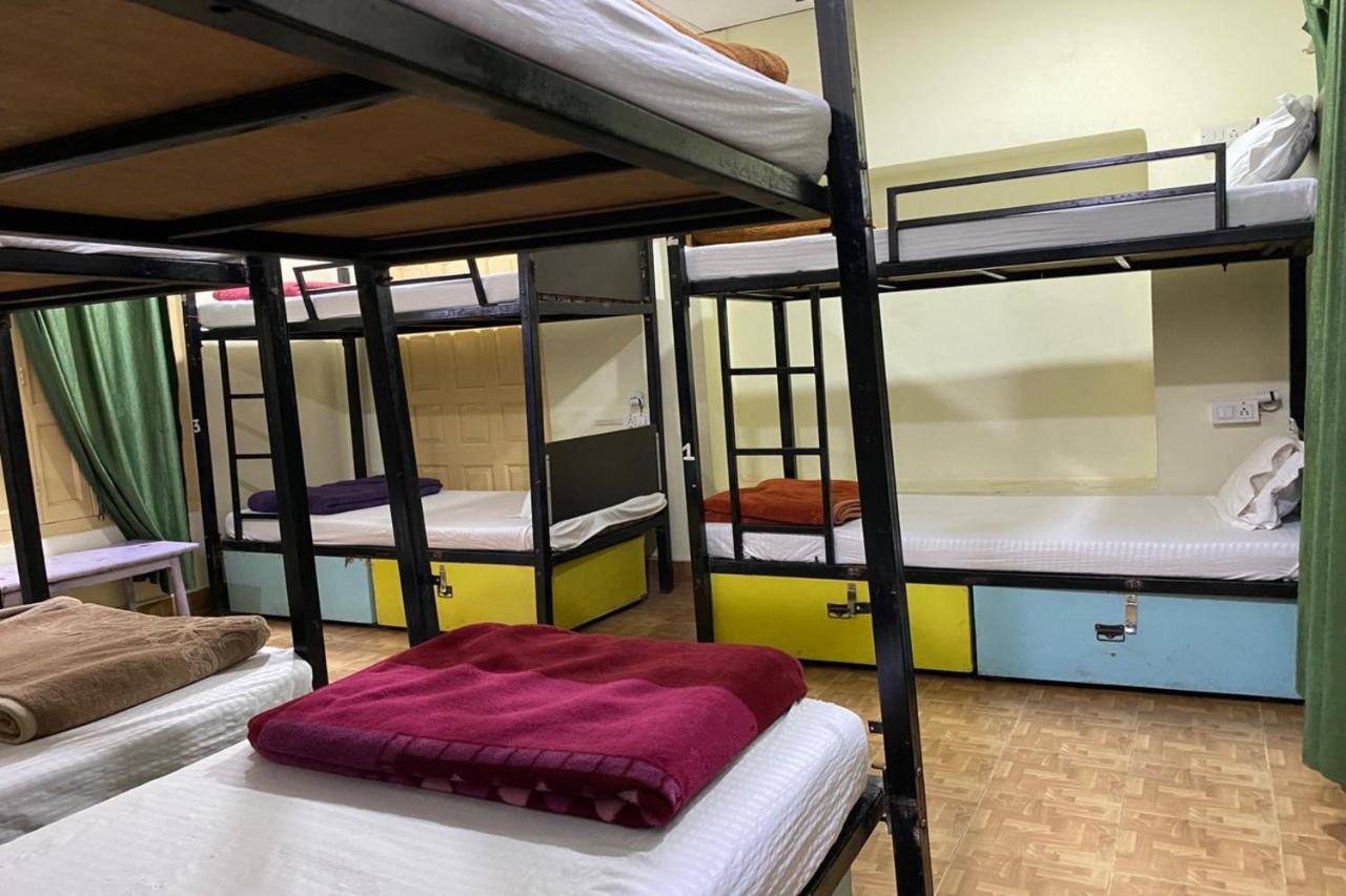 Vagabond Stay Hostel พาราณสี ภายนอก รูปภาพ