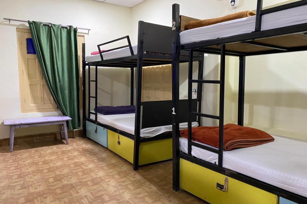 Vagabond Stay Hostel พาราณสี ภายนอก รูปภาพ